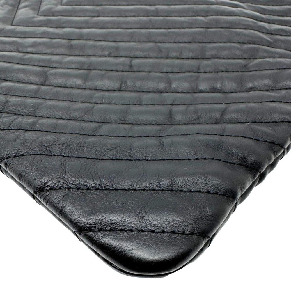 Chanel  O Clutch Chevron Leather Clutch Bag Black - Picture 8 of 14